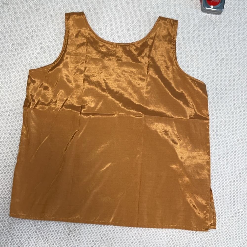 Elegant Gold Sleeveless Top silk - Picture 3 of 3